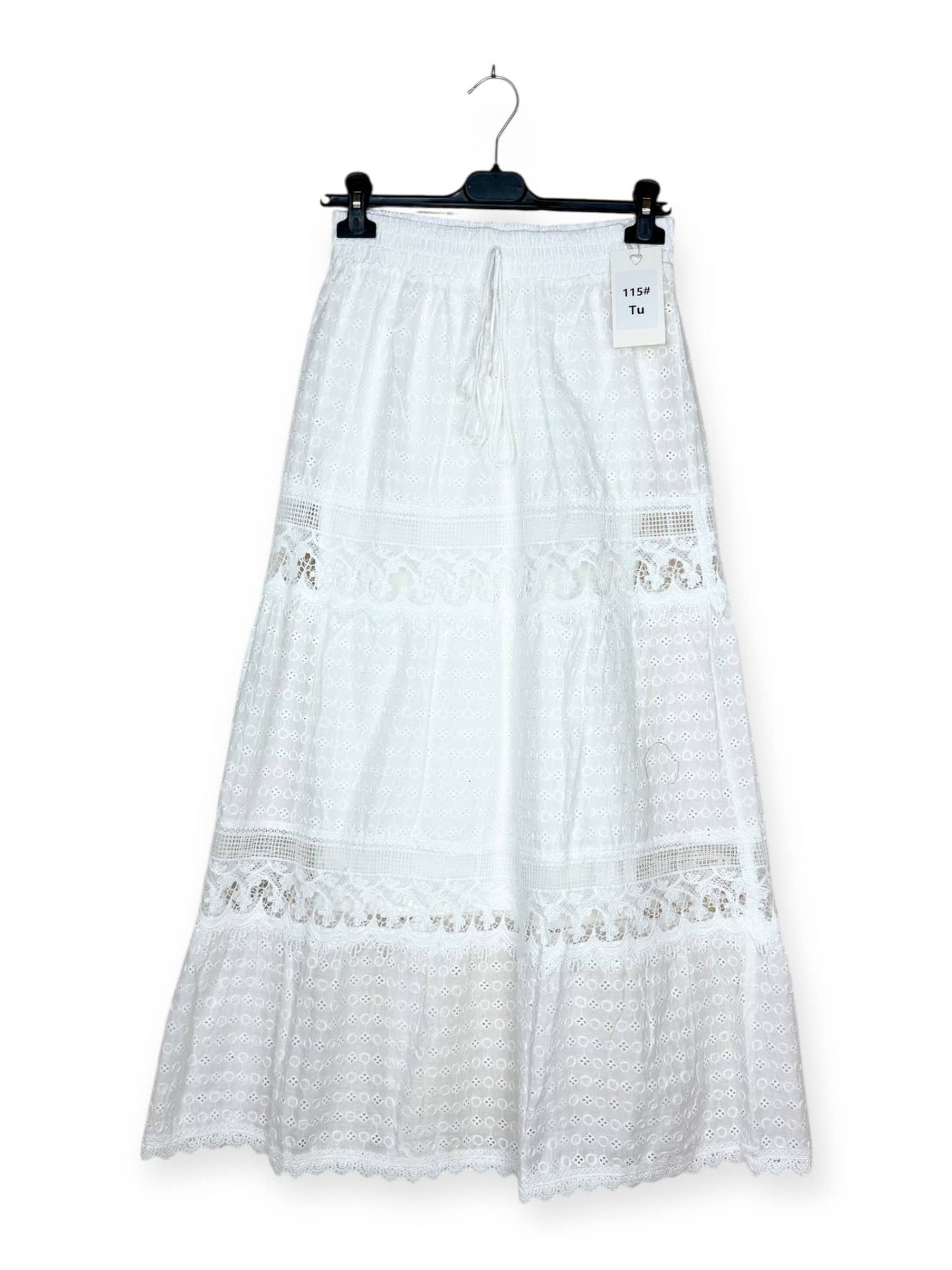 Langer Rock aus Broderie anglaise und Spitze