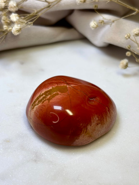 Roter Jaspis Handschmeichler