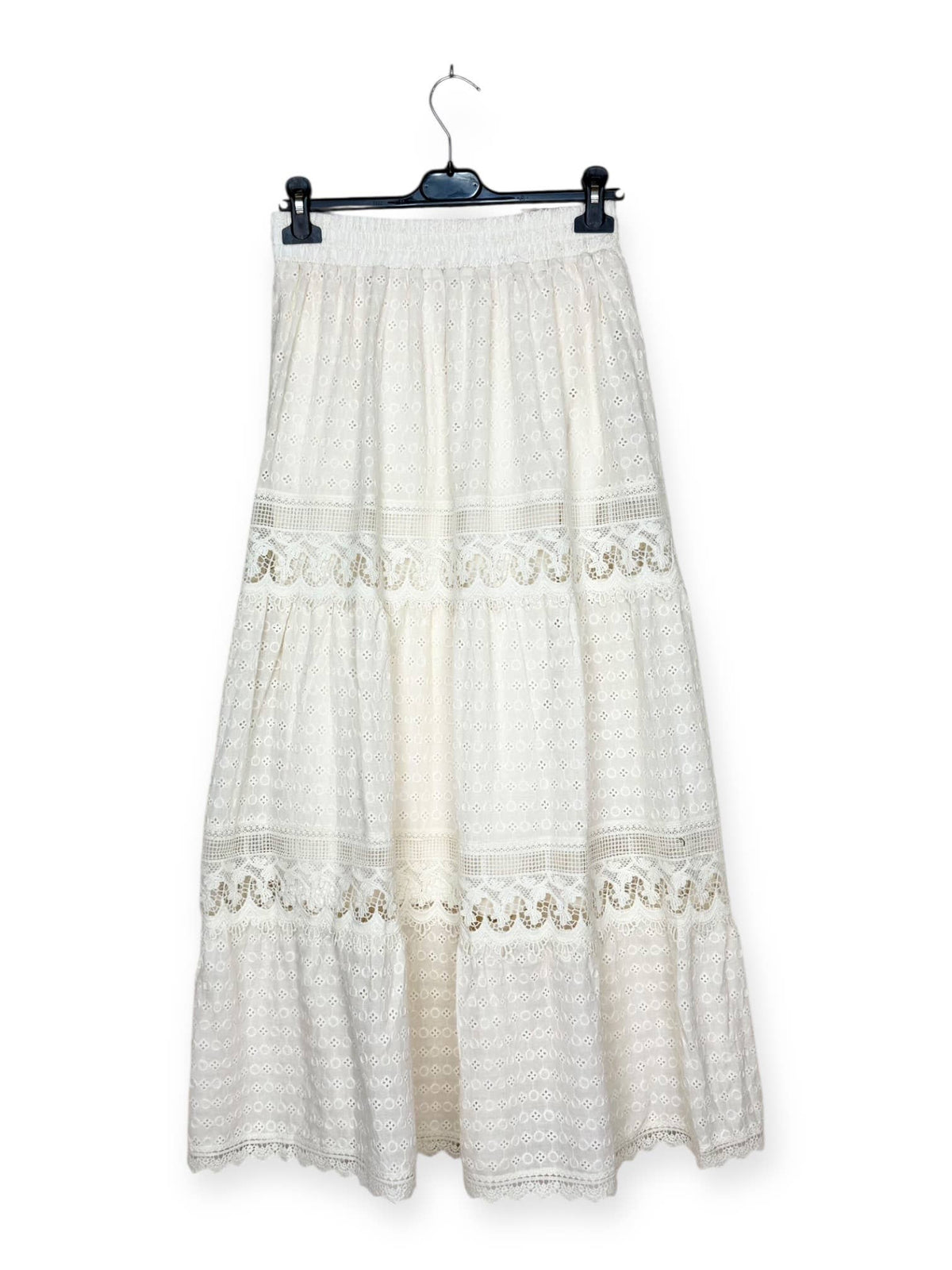 Langer Rock aus Broderie anglaise und Spitze