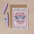 Geburtstagskarte „Mottenschwingungen“ | Tarot-Karten-Design